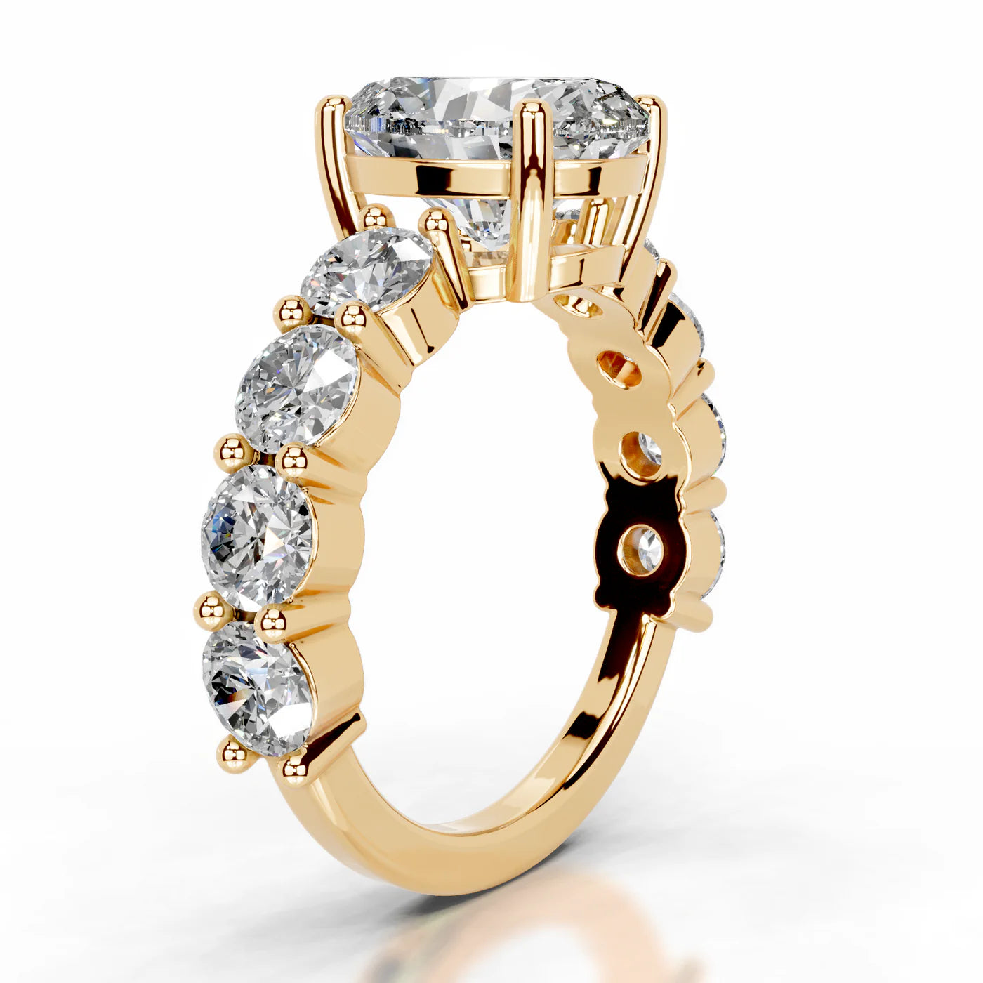 Fiora Lab Grown Diamond Ring . Yellow Gold